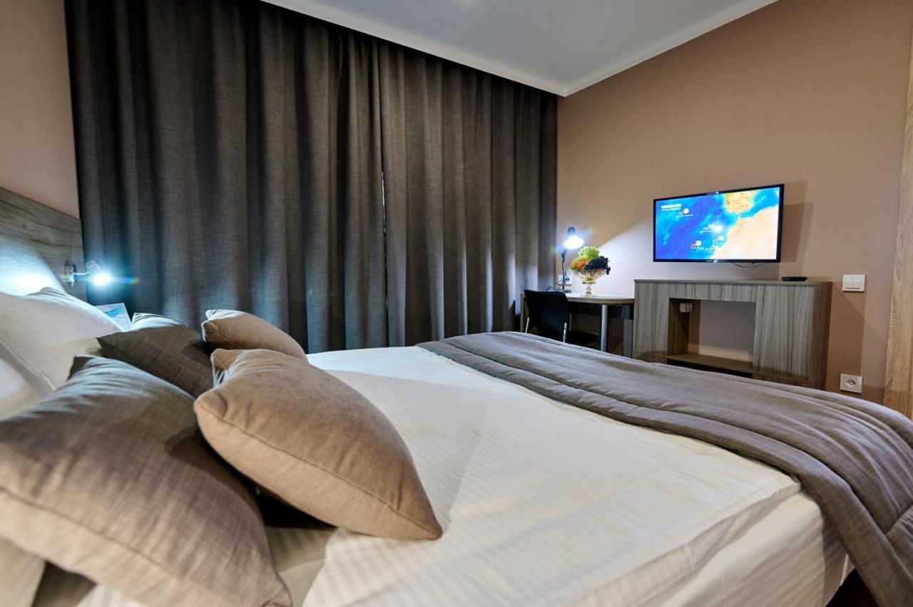 Victoria Hotel 乌拉尔斯克 外观 照片