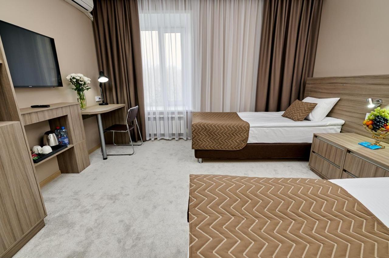 Victoria Hotel 乌拉尔斯克 外观 照片