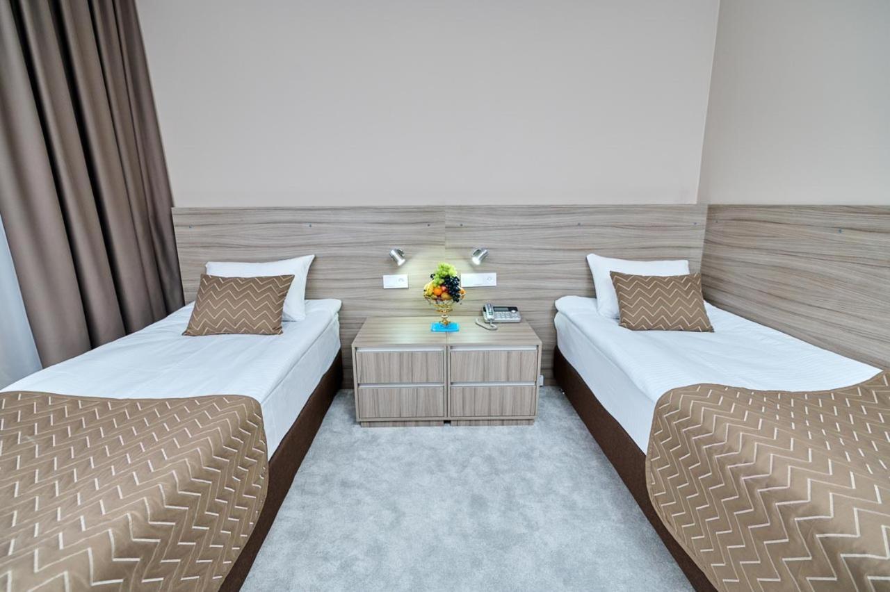 Victoria Hotel 乌拉尔斯克 外观 照片