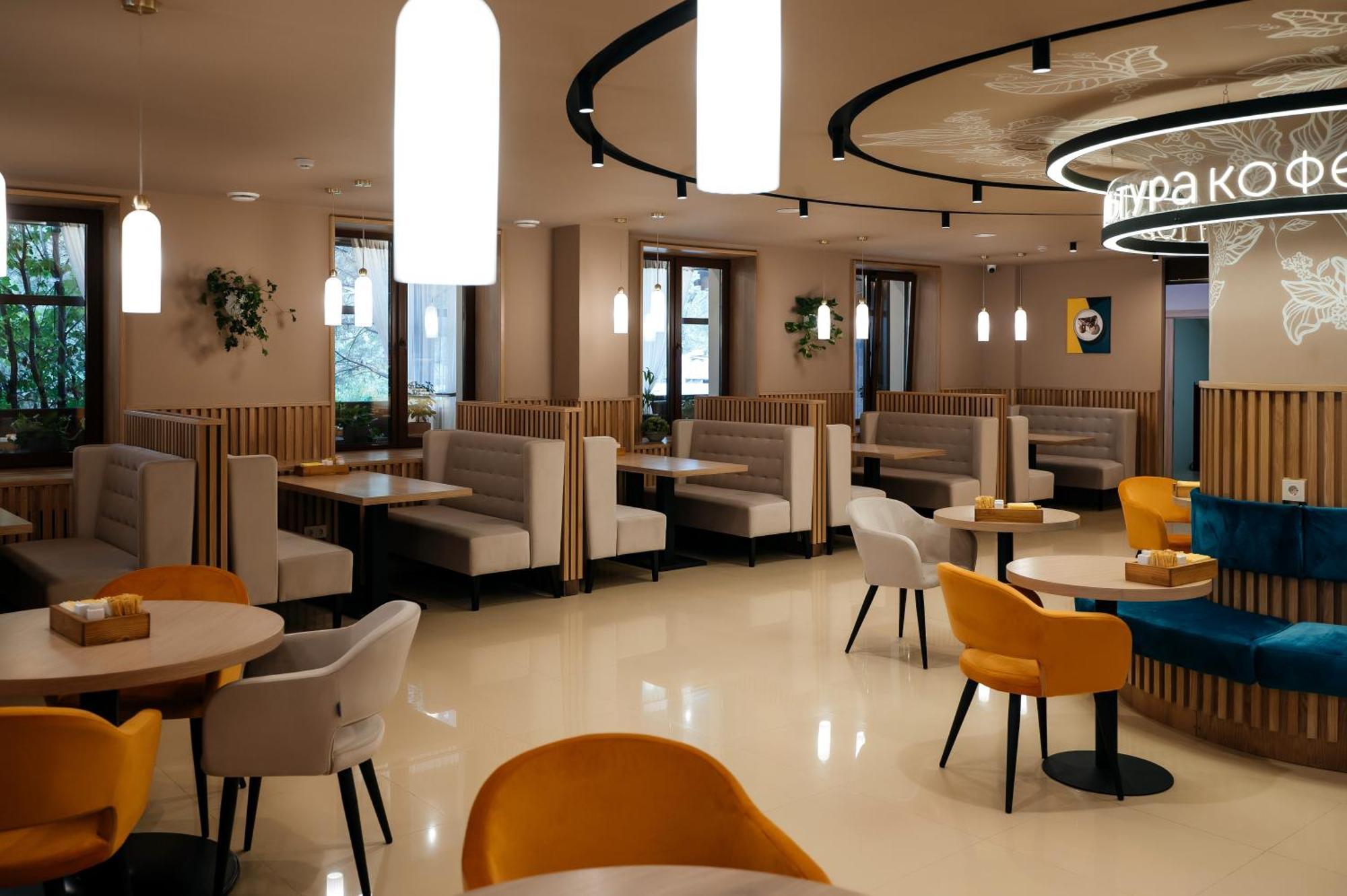 Victoria Hotel 乌拉尔斯克 外观 照片