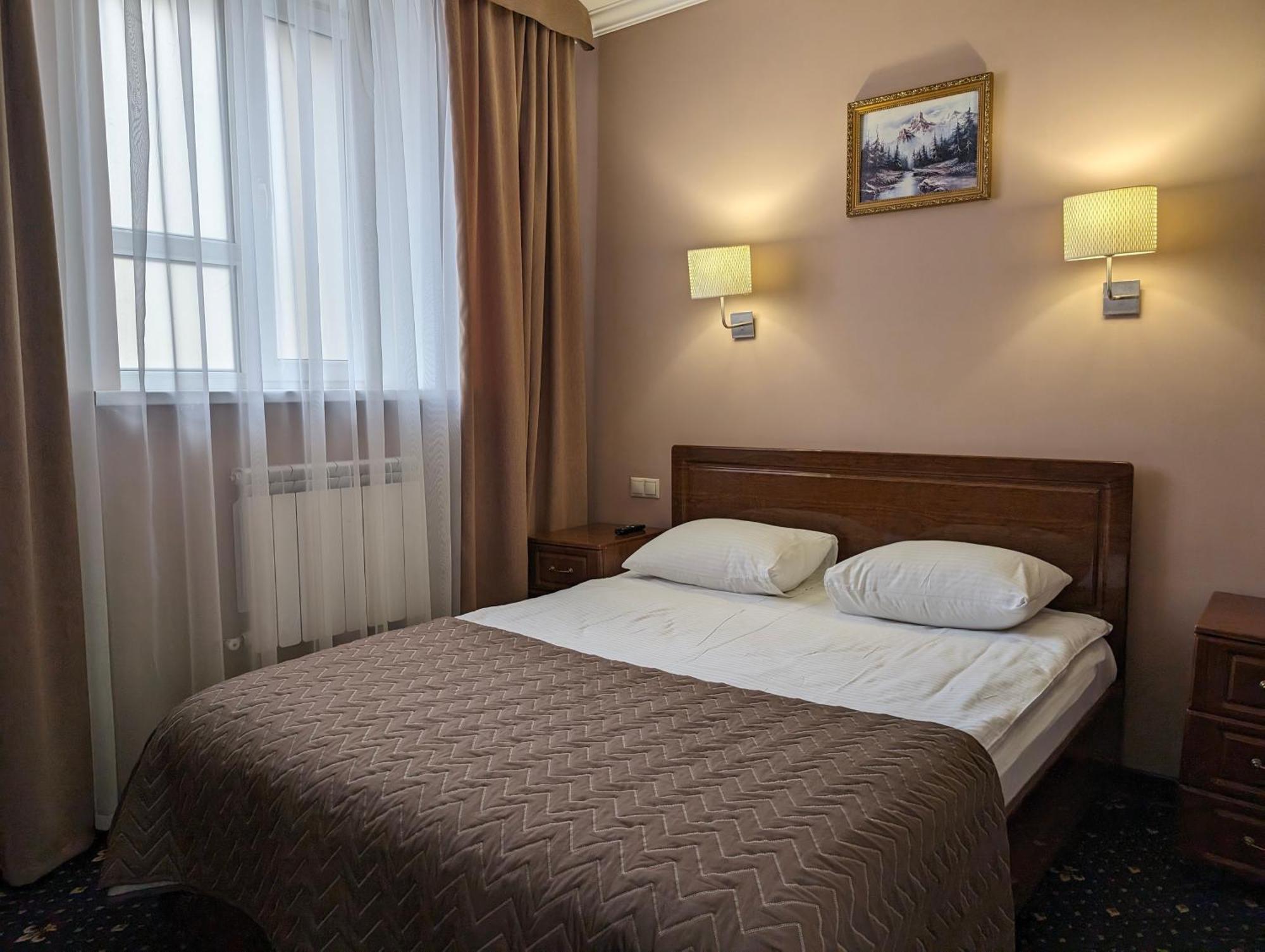 Victoria Hotel 乌拉尔斯克 外观 照片