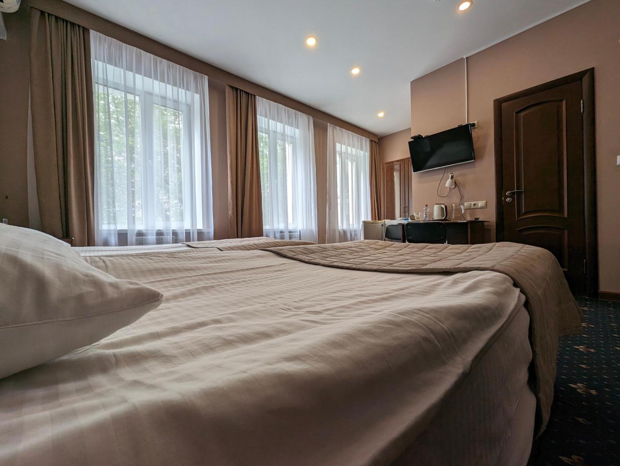 Victoria Hotel 乌拉尔斯克 外观 照片