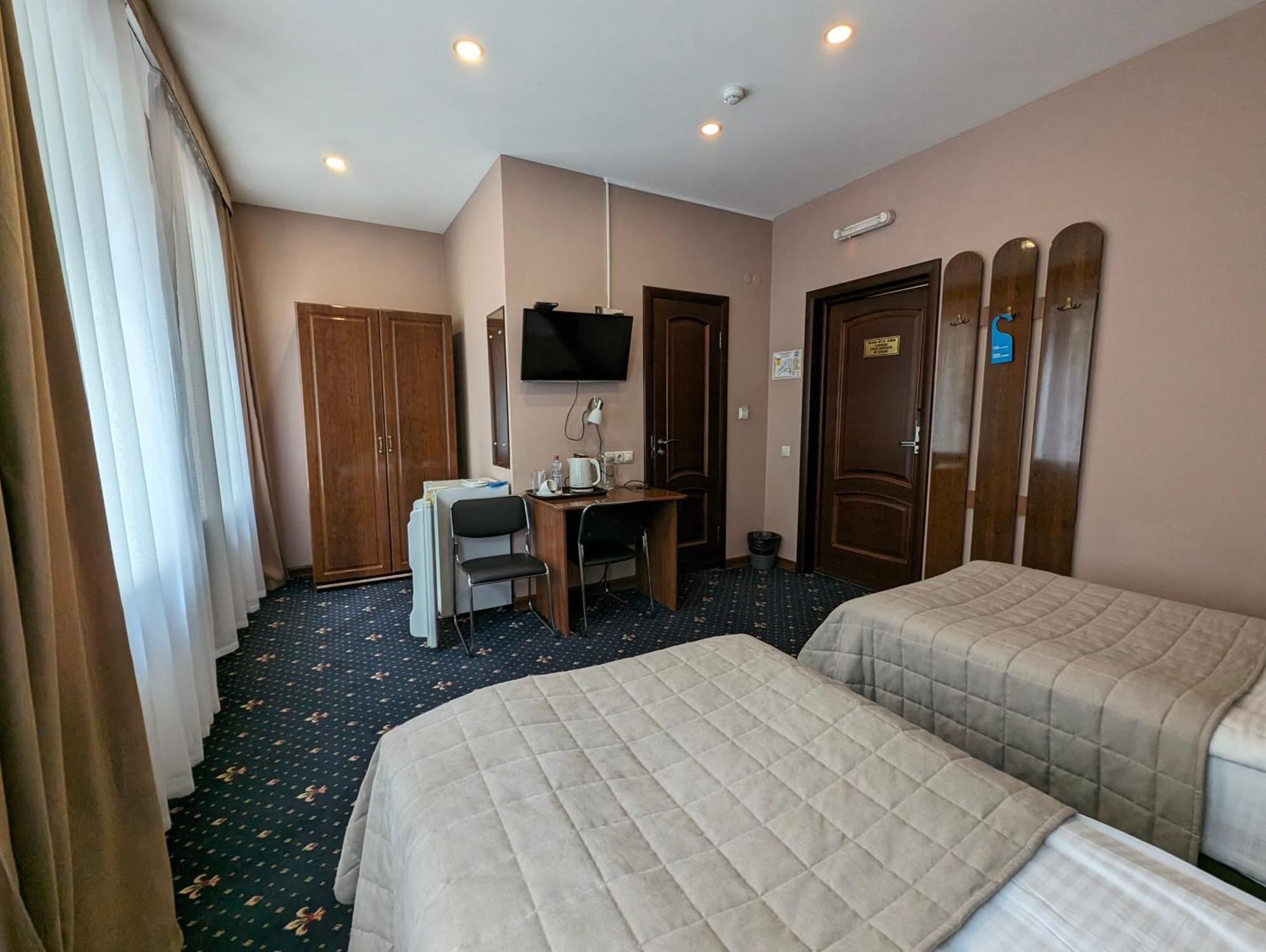 Victoria Hotel 乌拉尔斯克 外观 照片