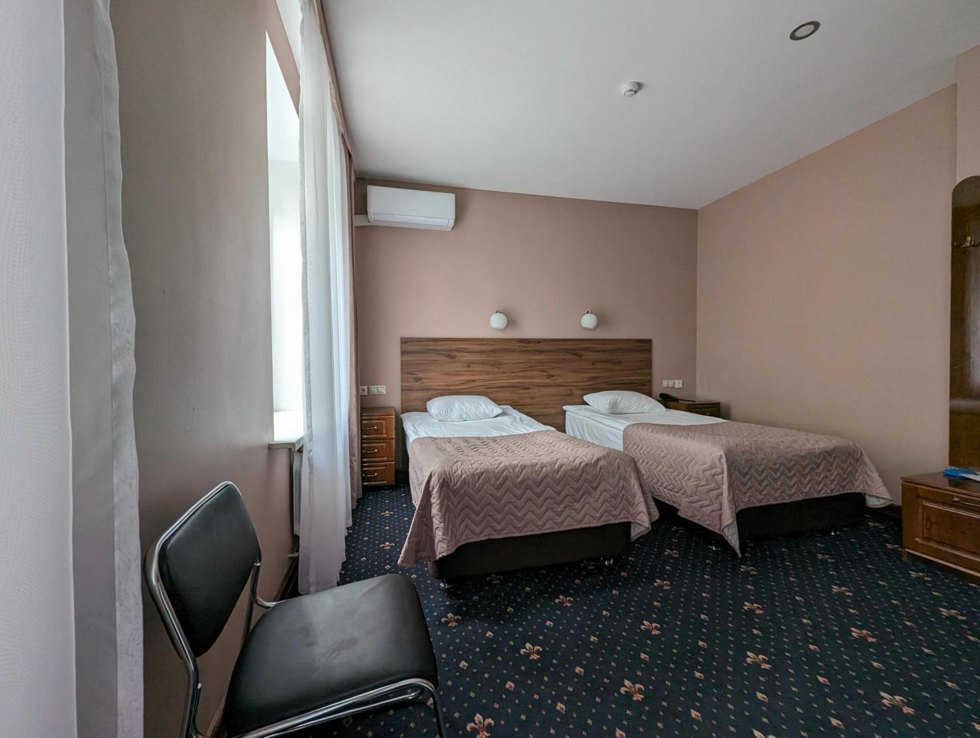 Victoria Hotel 乌拉尔斯克 外观 照片