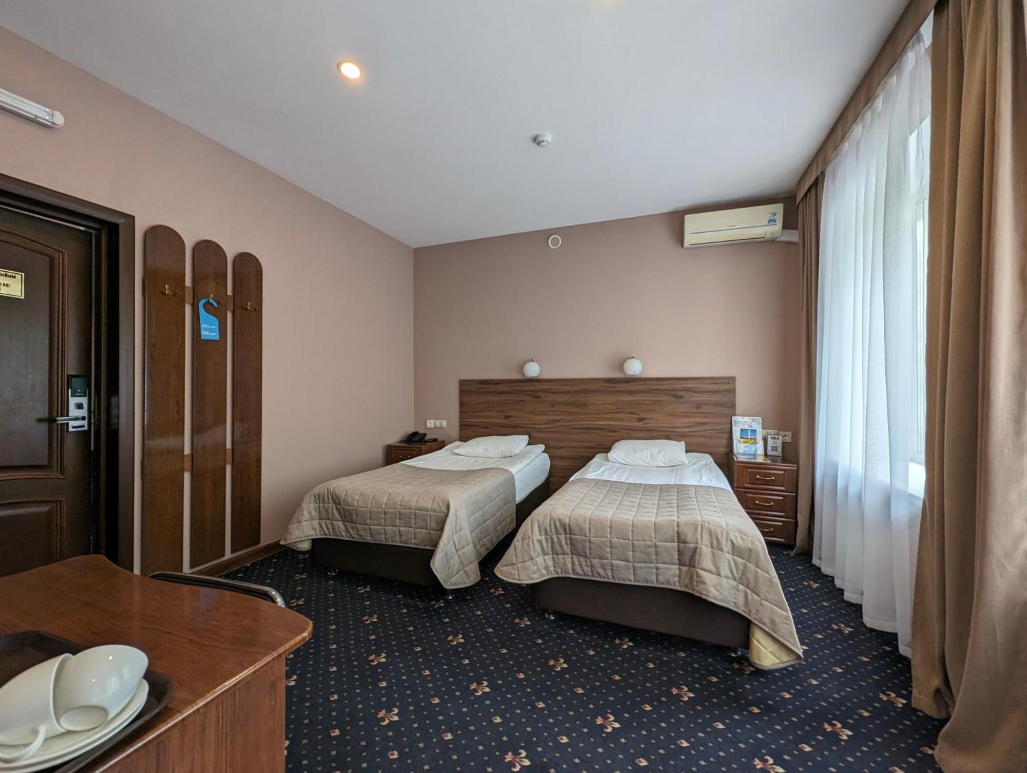 Victoria Hotel 乌拉尔斯克 外观 照片