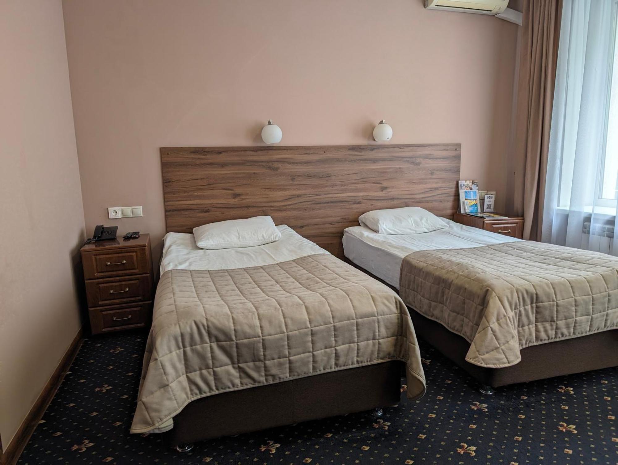 Victoria Hotel 乌拉尔斯克 外观 照片