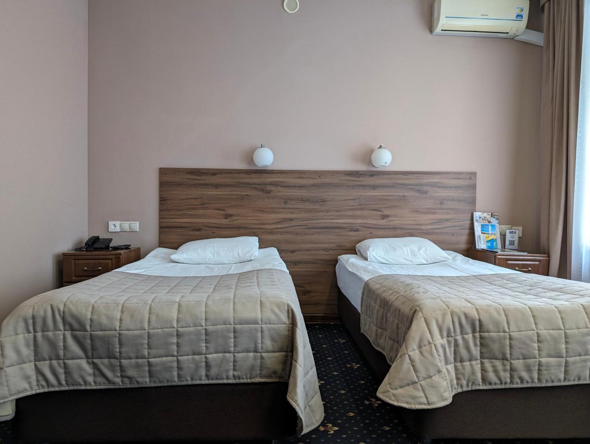 Victoria Hotel 乌拉尔斯克 外观 照片