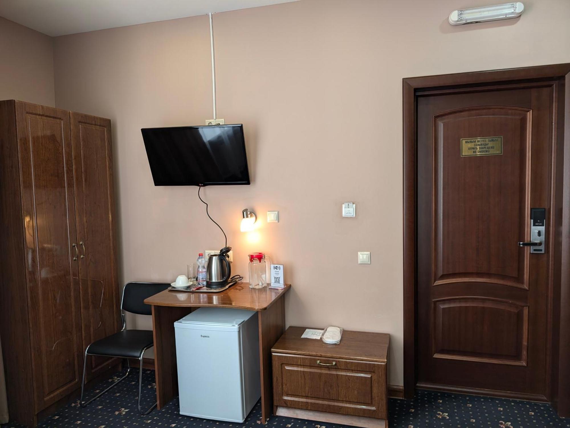 Victoria Hotel 乌拉尔斯克 外观 照片