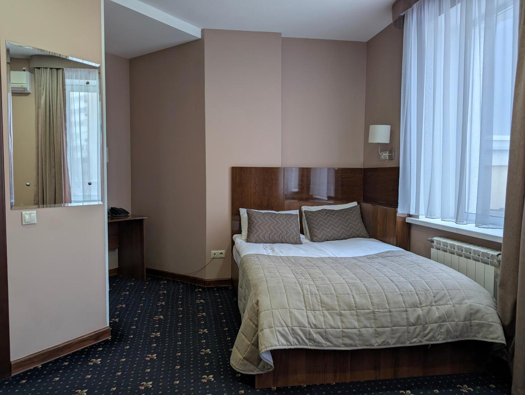 Victoria Hotel 乌拉尔斯克 外观 照片