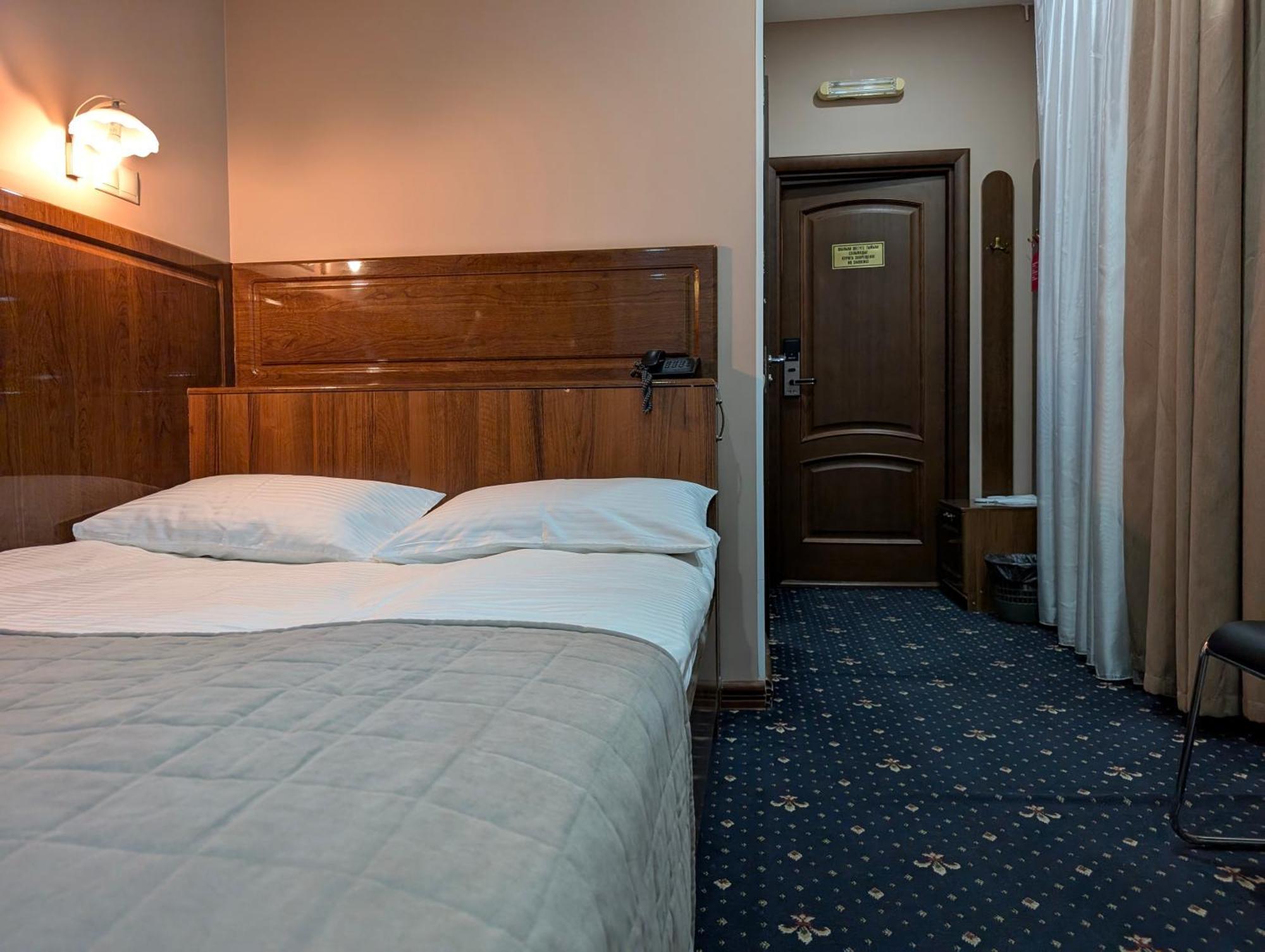 Victoria Hotel 乌拉尔斯克 外观 照片
