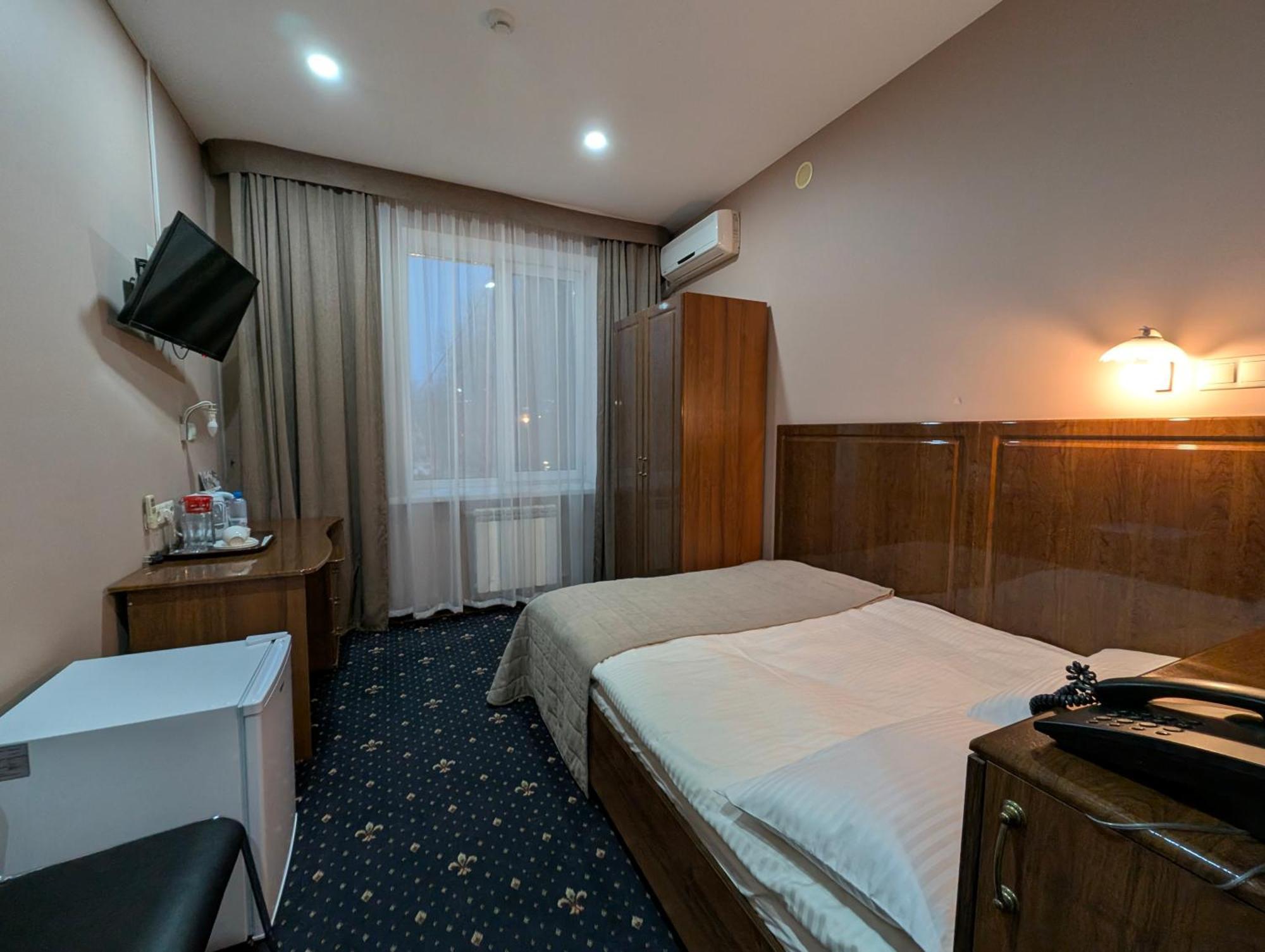 Victoria Hotel 乌拉尔斯克 外观 照片